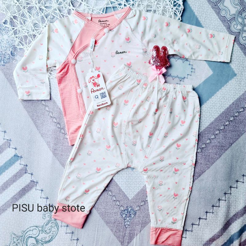 Avaler - Bộ dài tay cài chéo 2 vạt ấm ngực cho bé 3-7kg