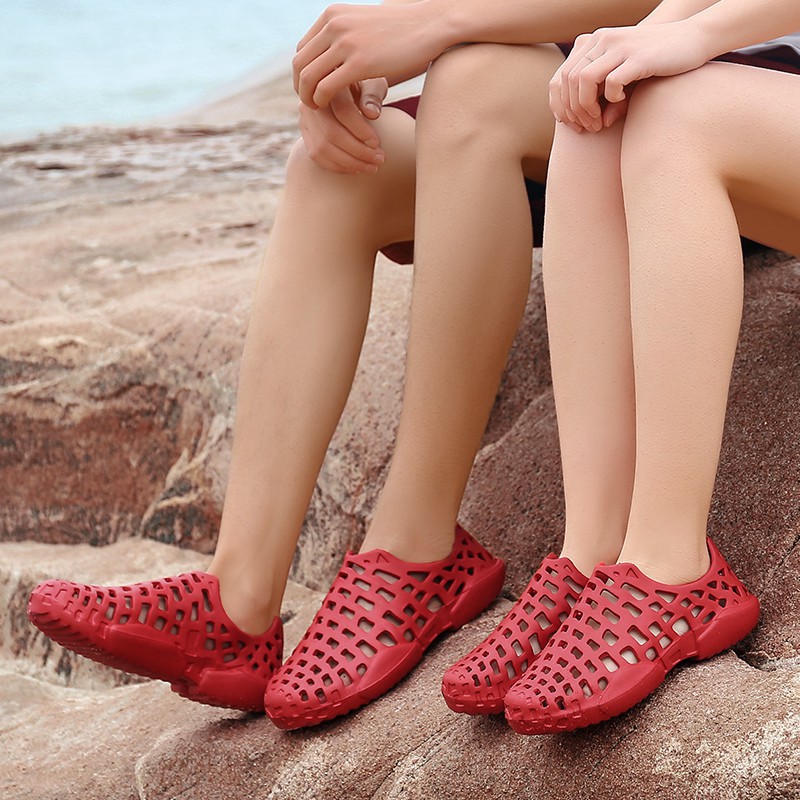 Giày Crocs Đi Mưa Chống Trượt Thiết Kế Thoáng Khí Thời Trang Cho Cặp Đôi