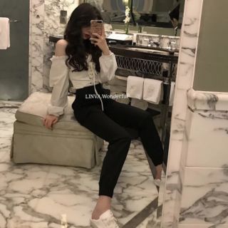 Áo sơmi lệch vai đan ngực trước