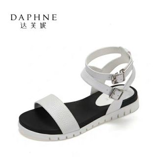 Sandal hãng Daphne
