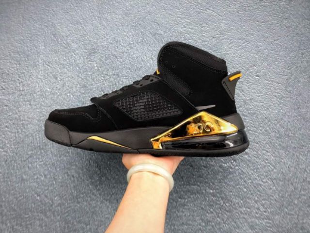 Jordan mark 270 order cho nam nuqx