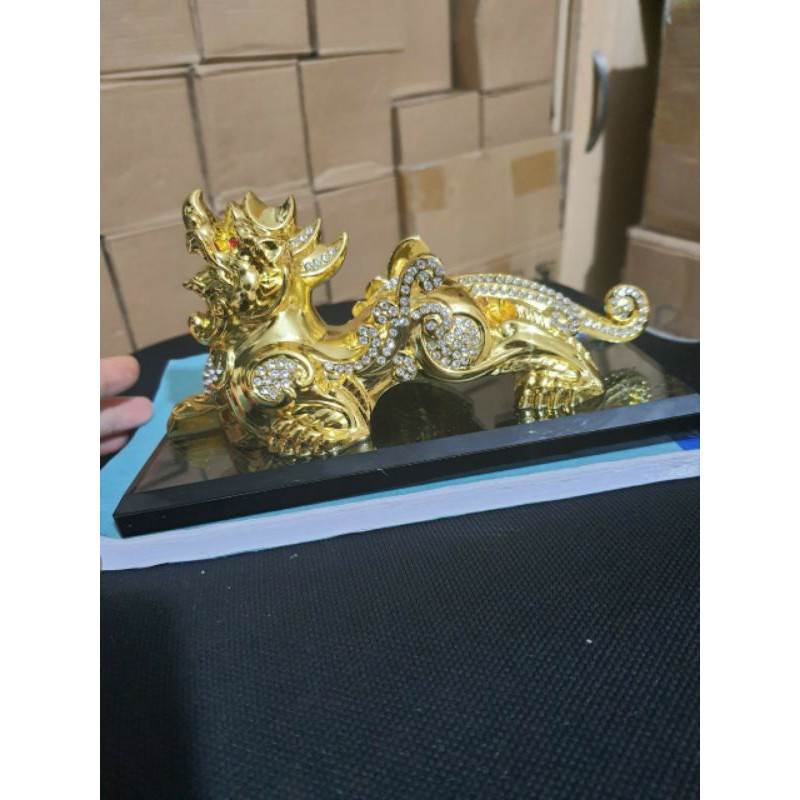 Tượng Tỳ Hưu Phong Thủy Kiêm Bình Đựng Nước Hoa Trang Trí Taplo Xe Hơi