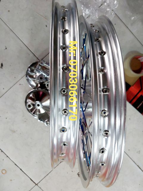 CẶP BÁNH CĂM WAVE  DREAM NIỀN NHÔM DALE ,ĐÙM MẠ CROM, CĂM TITAN ,  KÈM THEO MÁ ĐÙM