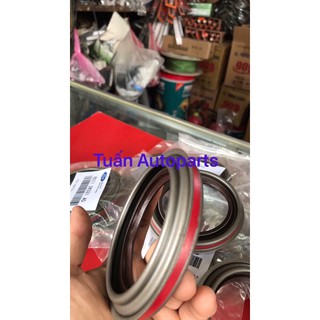 Phốt bánh sau ford transit 2010-2019