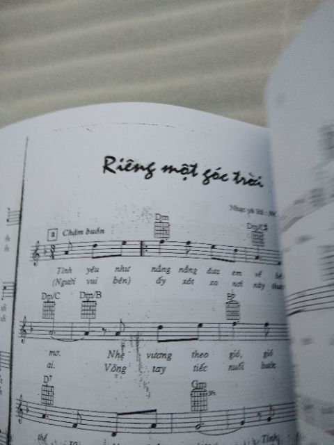 Đàn guitar đệm hát