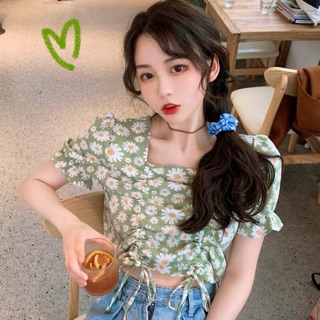 Áo croptop hoa cúc