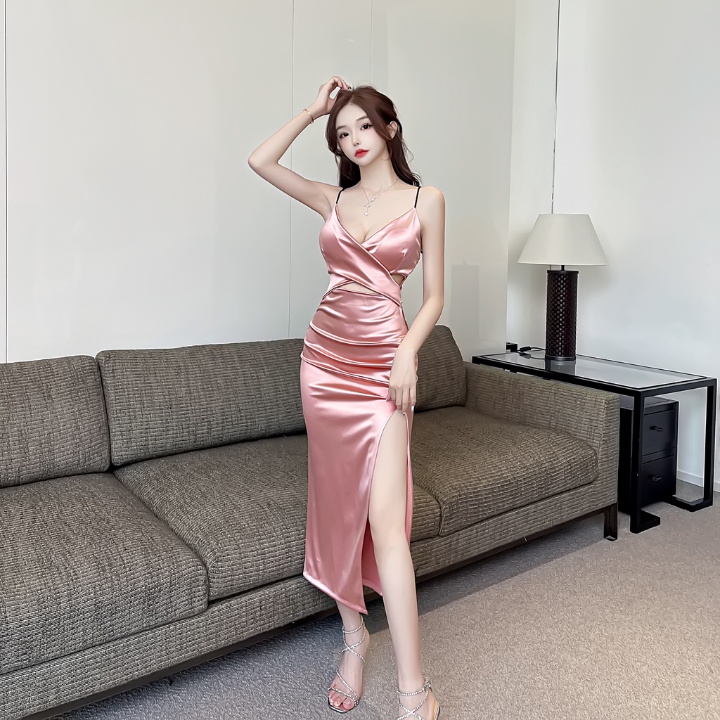 Đầm Hai Dây Xẻ Tà Chất Liệu Satin Lụa Phong Cách Quyến Rũ