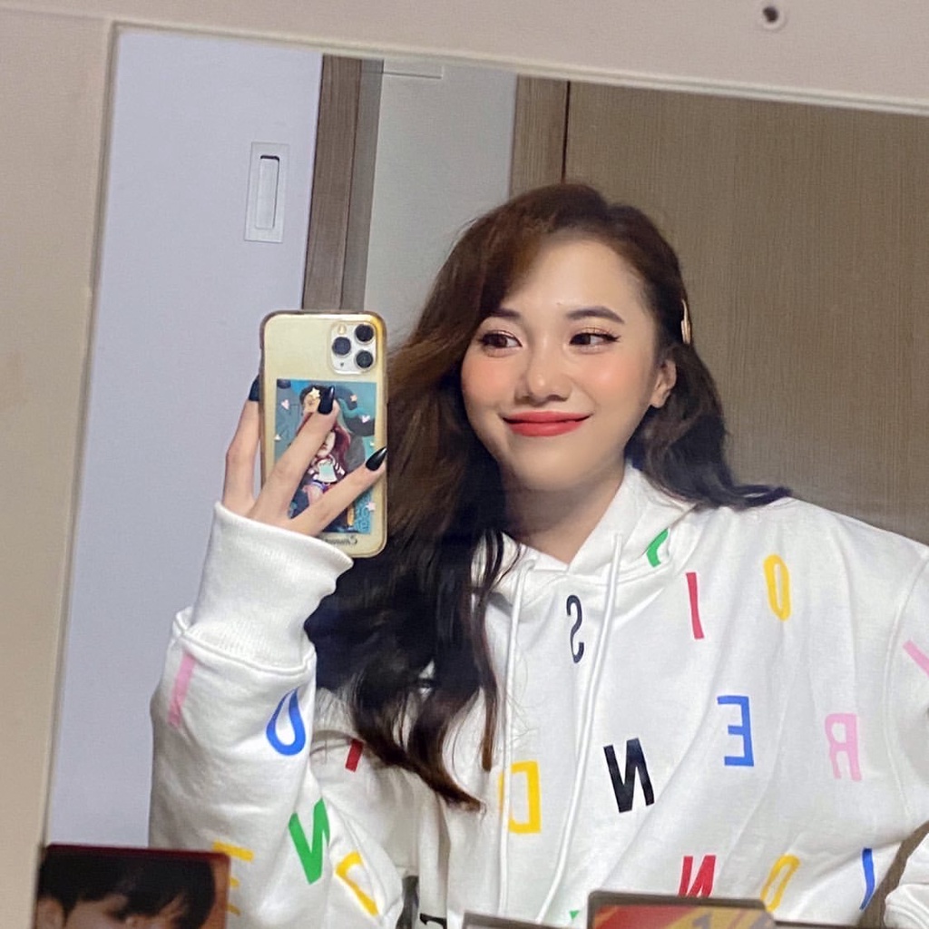 Áo hoodie chữ overprinted trắng | BigBuy360 - bigbuy360.vn