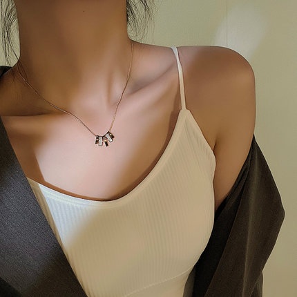 Vòng cổ thép titan thời trang