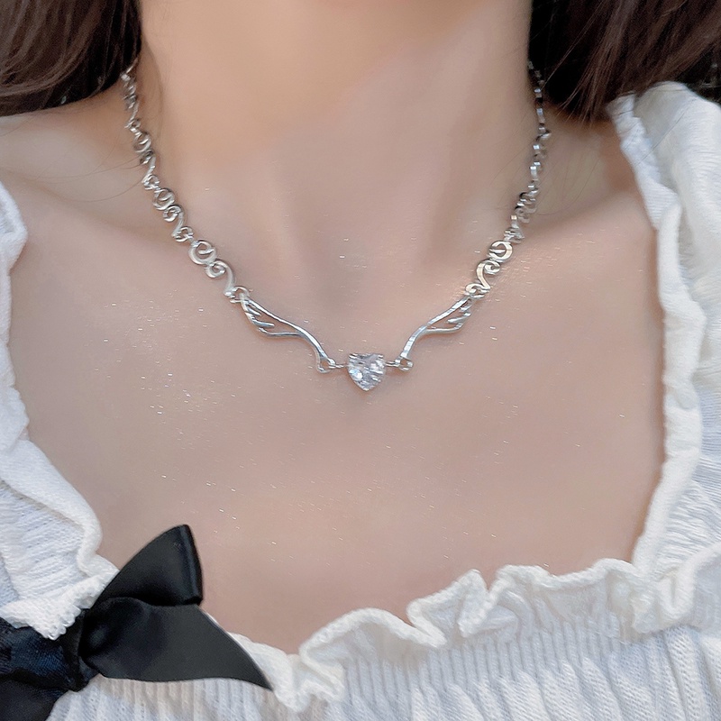 Vòng cổ Mặt Hình Trái Tim Đính Đá Phong Cách Harajuku