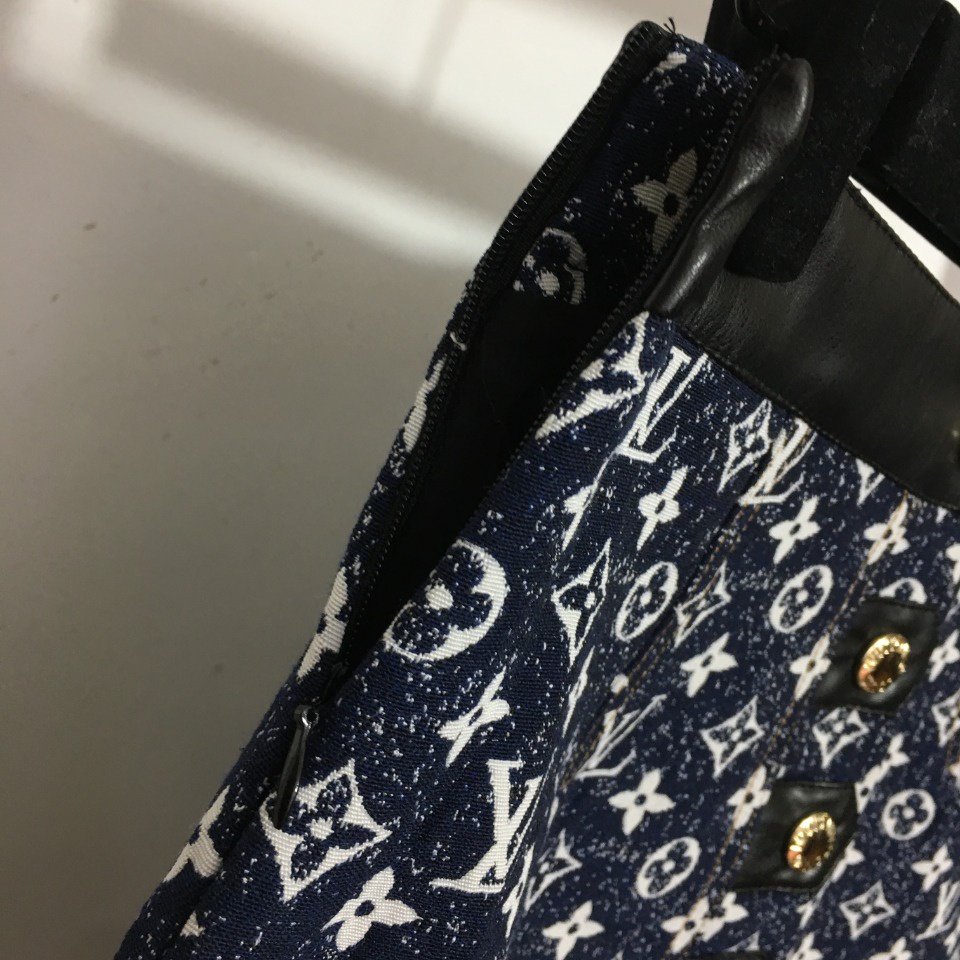 Chân váy nữ thời trang cao cấp Louis Vuitton LV phong cách quyến rũ, thu hút