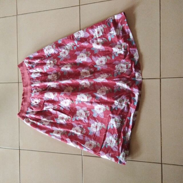 Chân váy dáng dài hoa đẹp eo 72-120