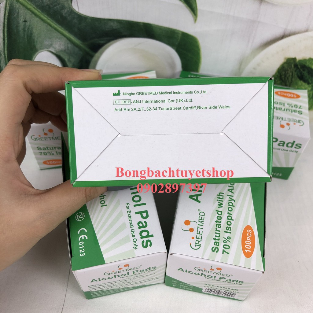 Bông tẩm cồn Greetmeed (Hộp 100 miếng) – Alcohol Pads - Bông tẩm cồn làm sạch da trước khi tiêm, lau điện thoại, lau tay