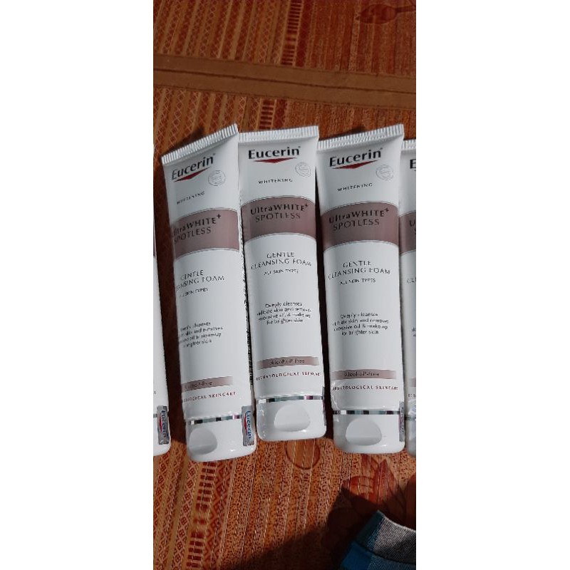 Sữa rửa mặt sáng da Eucerin UlTraWHITE + SPOTLESS 150G | BigBuy360 - bigbuy360.vn