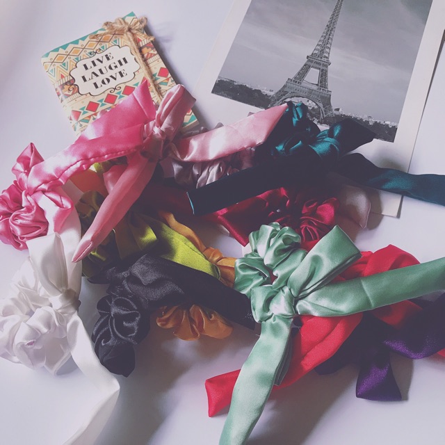Scrunchies thắt nơ dài phong cách Hàn Quốc