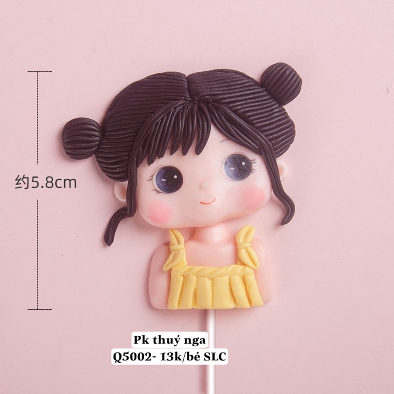 Bé gái áo vàng (silicon)