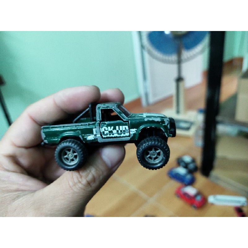 Tổng hợp những chiếc xe mô hình tomica toyota hilux