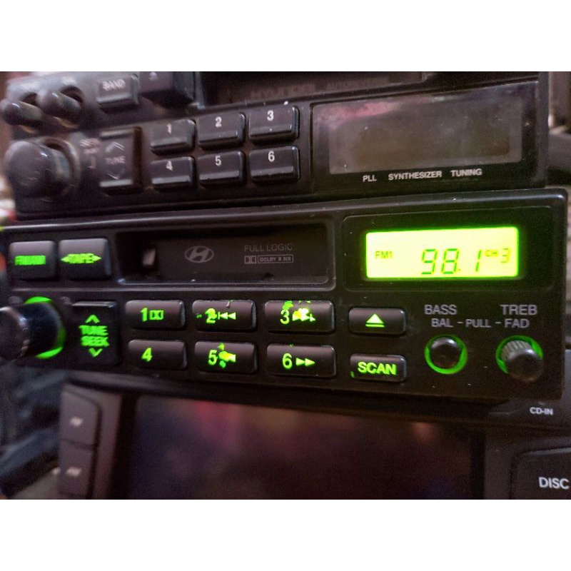 Đầu Radio Tape Huyndai, loại 1 din, đã qua sử dụng, lắp chung cho tất các hãng xe.