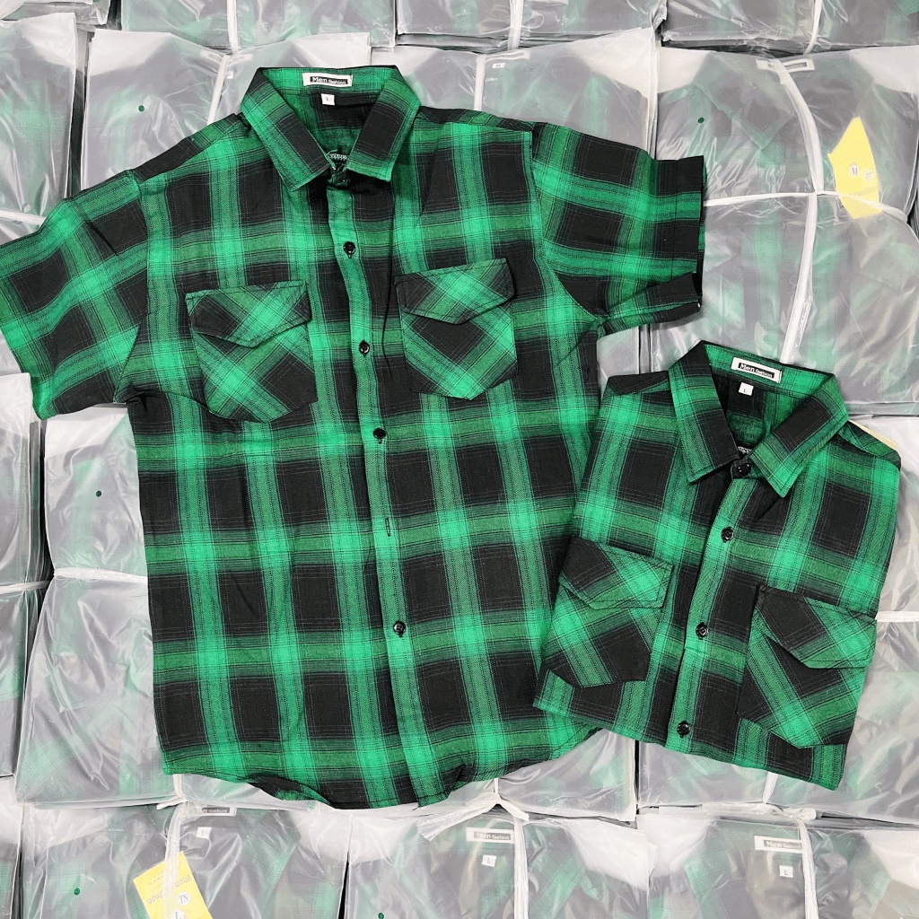 Áo Sơ Mi Caro Nam Tay Ngắn Màu Xanh Lá Trendy Của Năm Siêu Hot HK