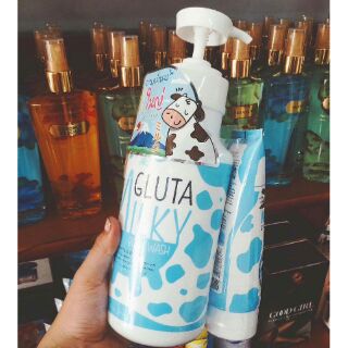 Sữa tắm dưỡng trắng da Milky Gluta kèm Sữa Rửa Mặt