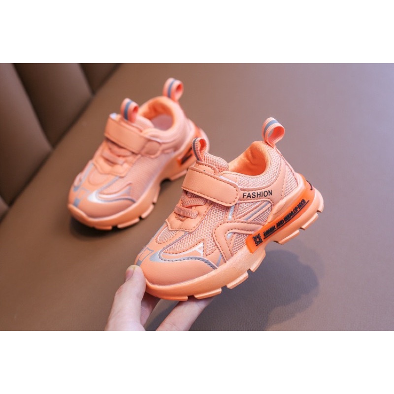 Thanh lý giày cho bé