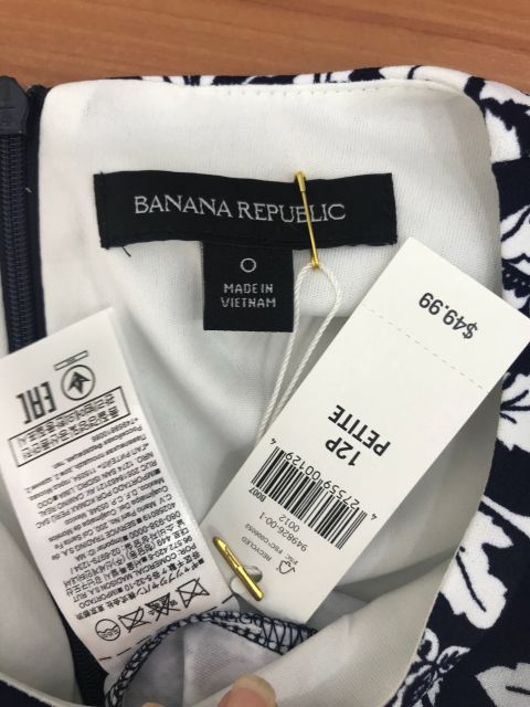 Đầm Banana Republic hoa văn hàng vnxk