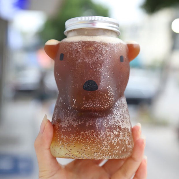 Chai nhựa chó Scooby-Doo đựng trà sữa, nước ép hoa quả 500ml có nắp đậy bằng nhôm và dây đeo, mũ len