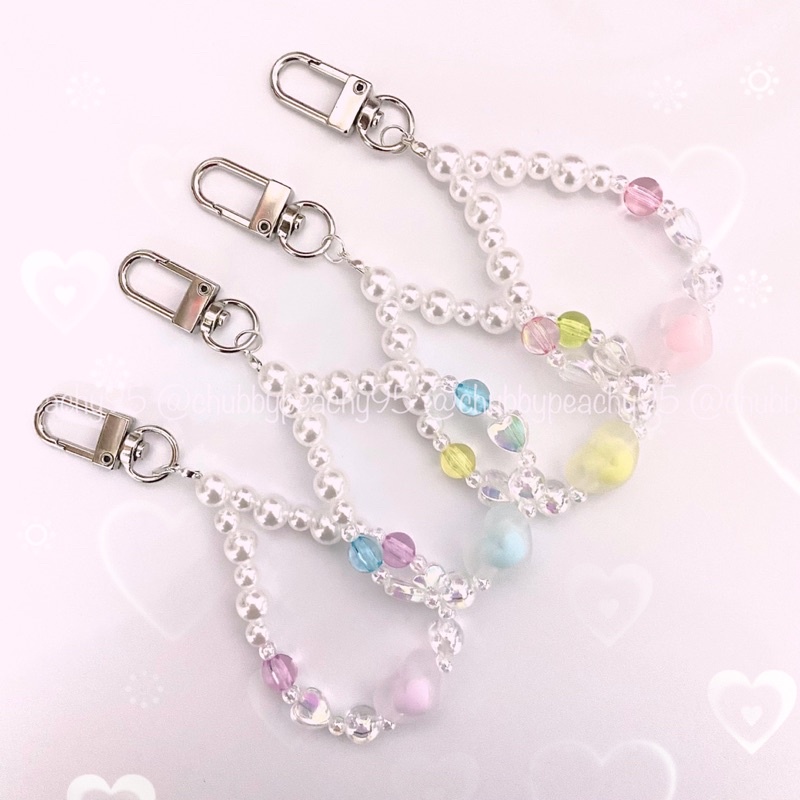 Keyring/Keychain/Móc khoá in ảnh mix dây hạt trai hologram cùng charm hình tim các màu handmade