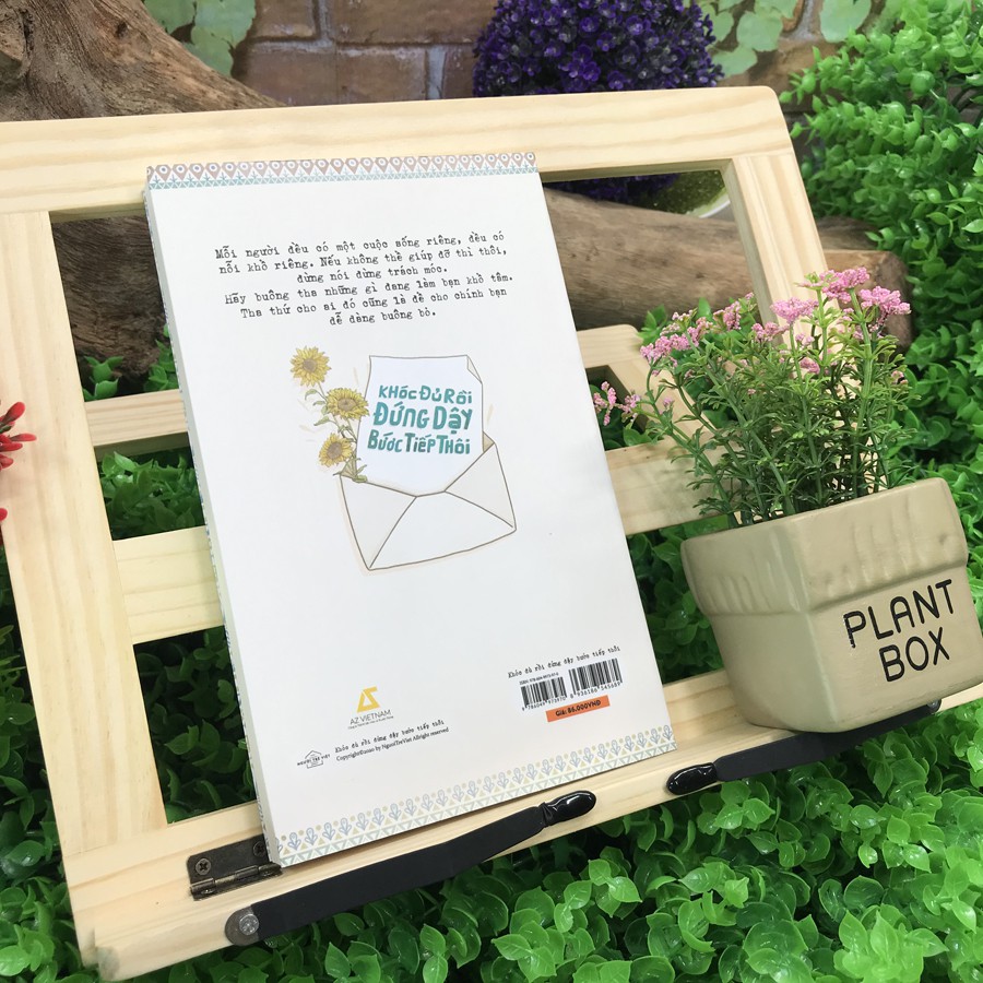 Sách - Khóc Đủ Rồi Đứng Dậy Bước Tiếp Thôi (Kèm Bookmark) | BigBuy360 - bigbuy360.vn