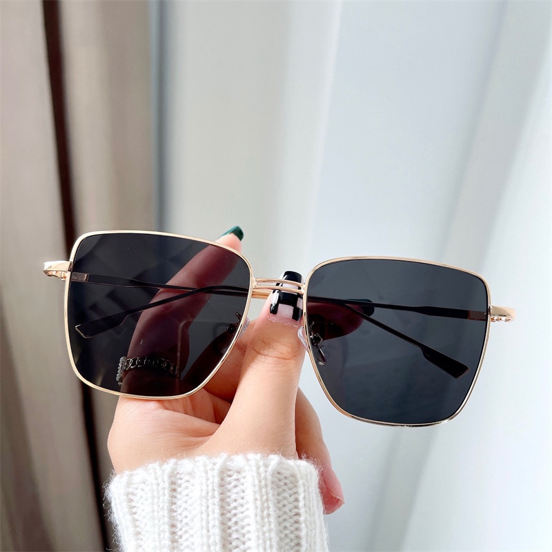 Kính Mát Gọng Vuông Kim Loại Màu Gradient Thời Trang Cho Nữ
