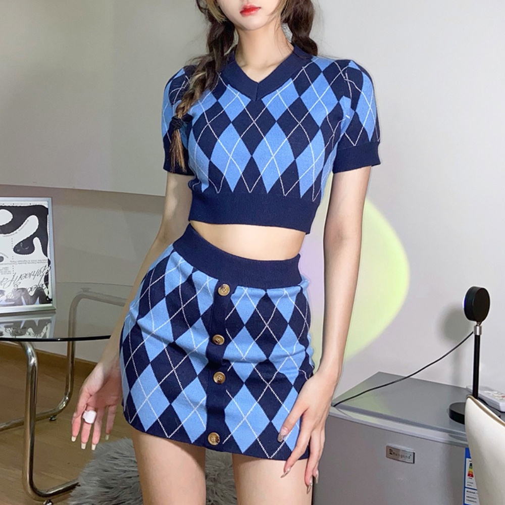 Korean Style Women V-Neck Knit Cropped Top Slim Fit Retro Rhombus Short Sleeve