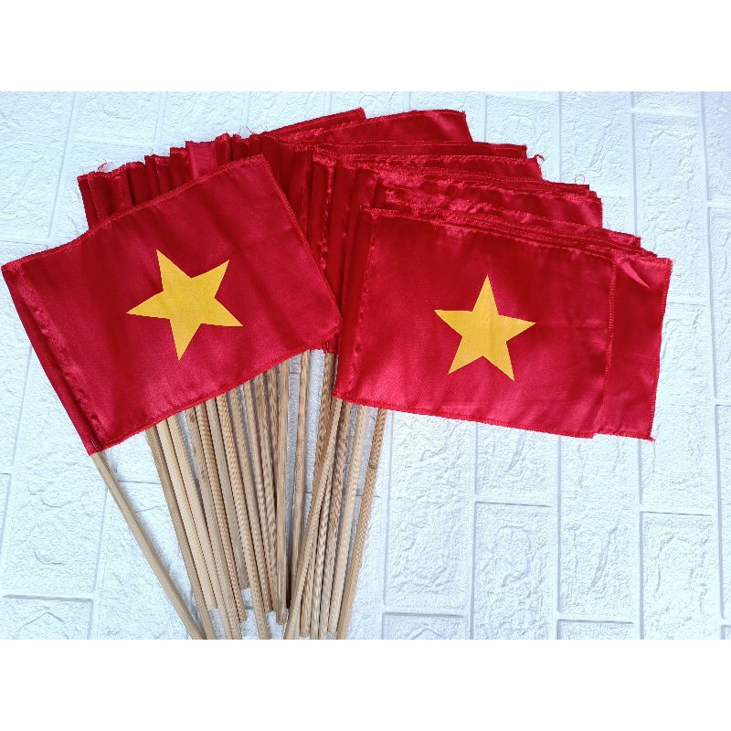 Sỉ - buôn 100 chiếc cờ vẫy , cờ tổ quốc bé , cờ cầm tay , để bàn