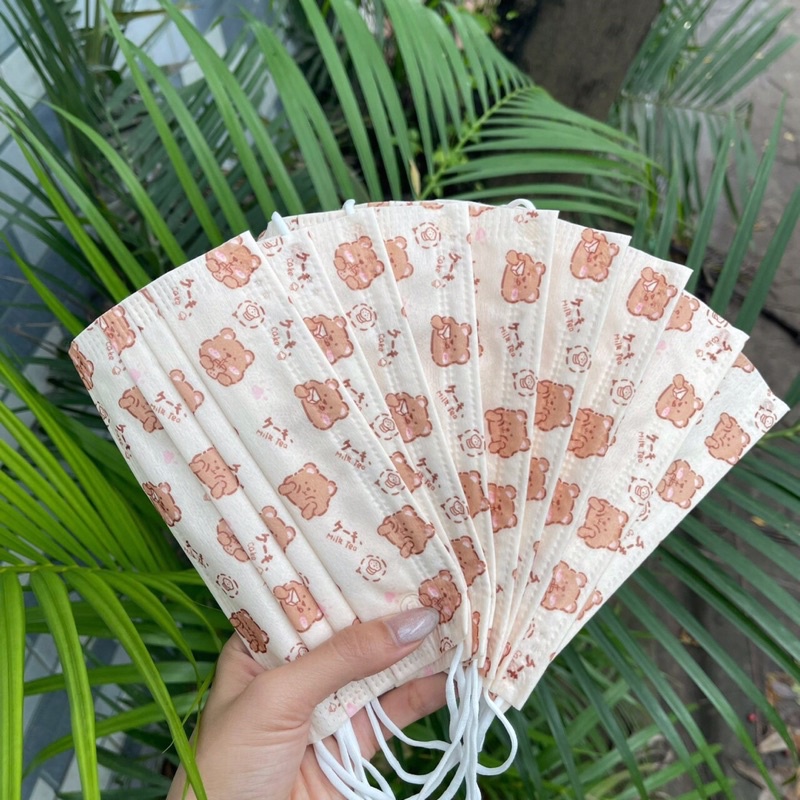 Khẩu trang gấu nâu cute
