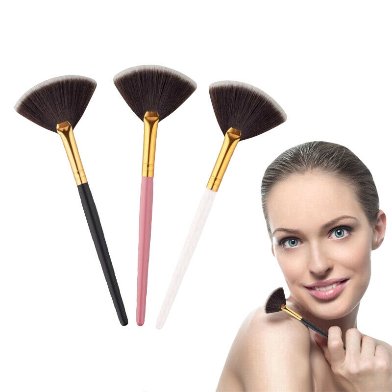 Cọ trang điểm đánh khối cho nữ tiện dụng