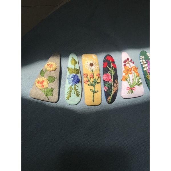 Kẹp thêu handmade