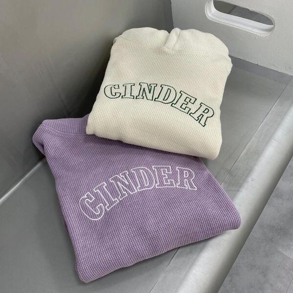 Hoodie Nam Nữ Tổ Ong Chữ Cinder Tay Bồng Mũ Rộng form To Basic