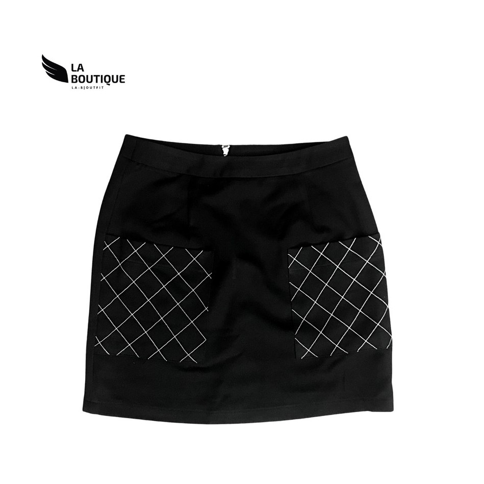 Chân Váy Ngắn Form Chữ A Màu Đen Túi Thêu LA BOUTIQUE | BigBuy360 - bigbuy360.vn