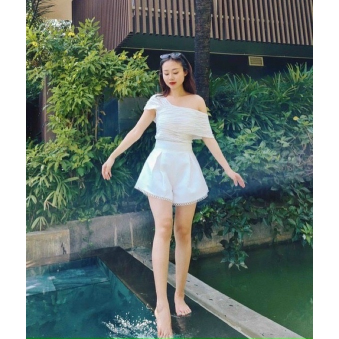 SET ÁO THỚ GỖ LỆCH VAI + QUẦN SHORT REN