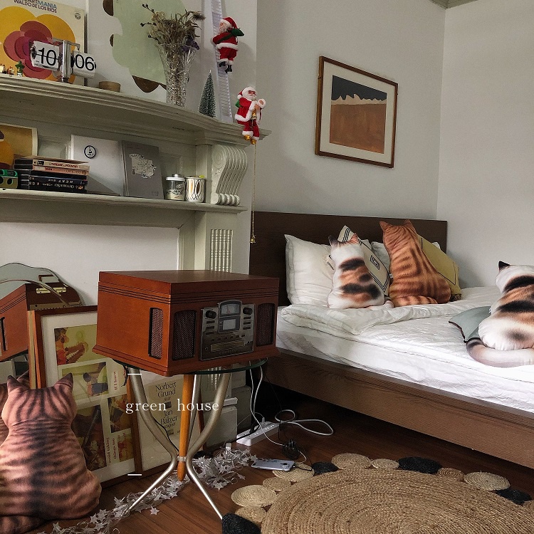 Gối nhồi bông hình con mèo dễ thương làm quà tặng/ đồ chơi cho trẻ em