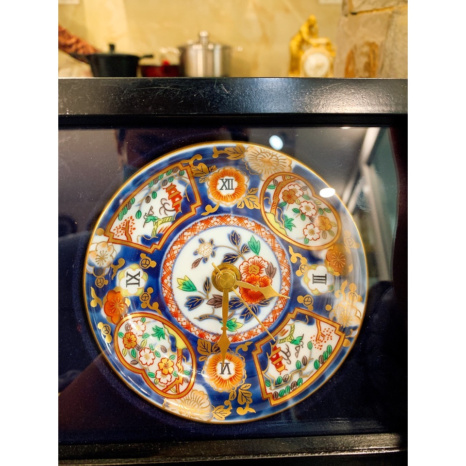 Đồng hồ để bàn ngũ sắc độc đáo