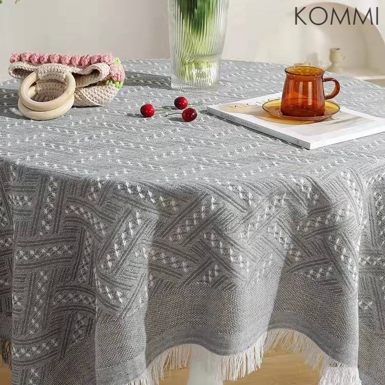 Khăn Trải Bàn Phối Tua Rua Phong Cách Bắc Âu