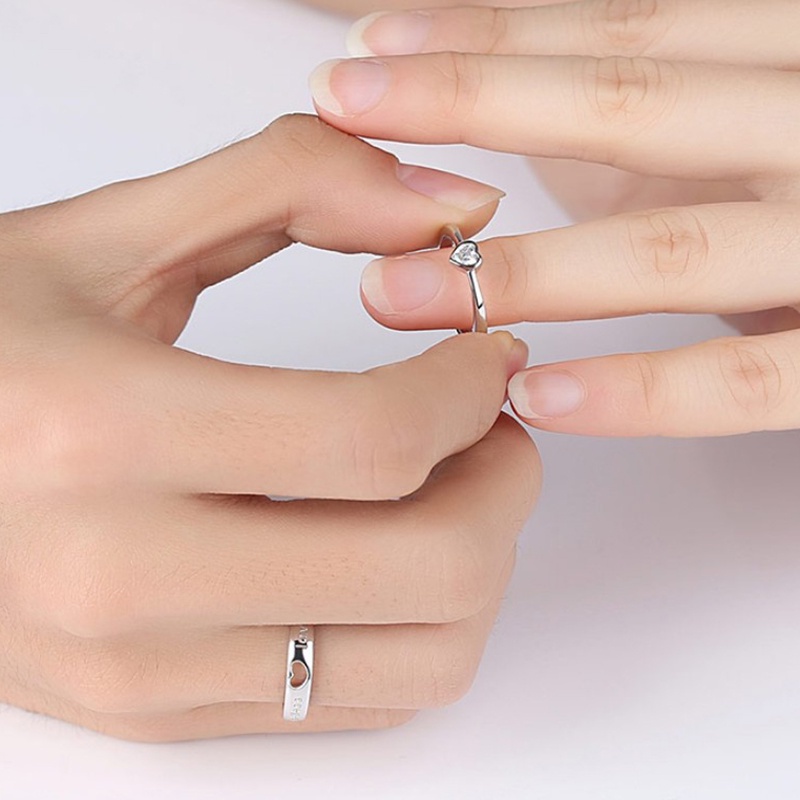 1 Nhẫn Hình Trái Tim Rỗng Mỏng Mịn Sang Trọng Quà Tặng Kỷ Niệm Đính Hôn / Bạn Bè Thời Trang Cho Cặp Đôi Nam Nữ