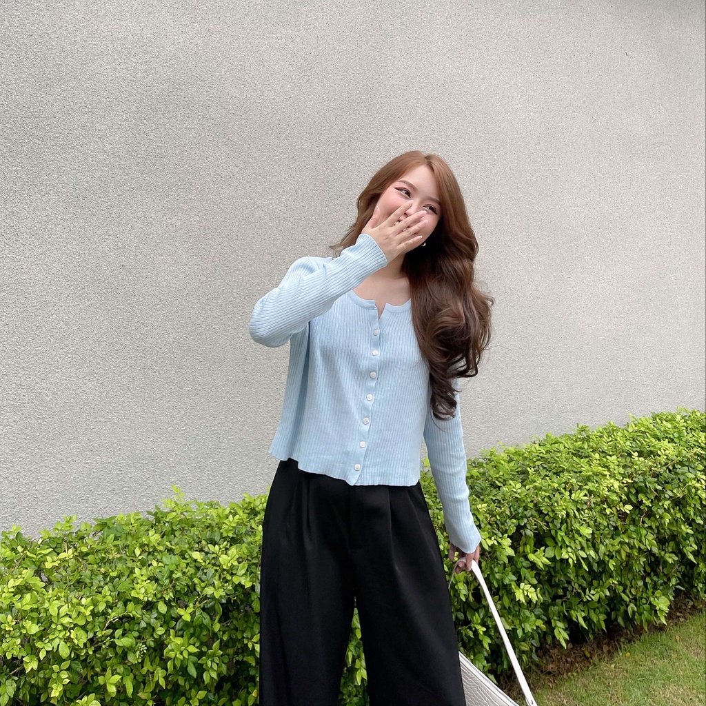 Áo len cardigan gân nút form thoải mái - Surichau