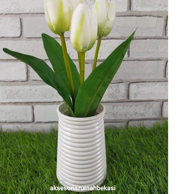 Chậu Hoa Tulip Nhân Tạo Bằng Nhựa Kèm Ốc Vít Melamine 0...