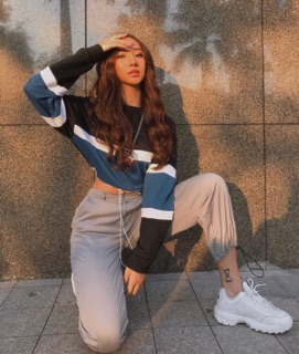 Croptop Tay Dài Phối Màu Rút Dây