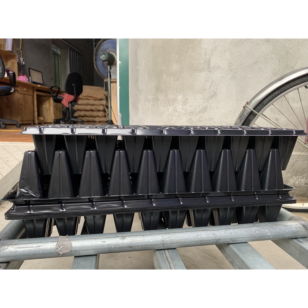 3 KHAY ƯƠM 50 LỖ SÂU (BẦU ƯƠM THÔNG MINH, KÍCH RỄ MẦM CÂY, BẠT PHỦ ĐẤT CHỐNG CỎ..)