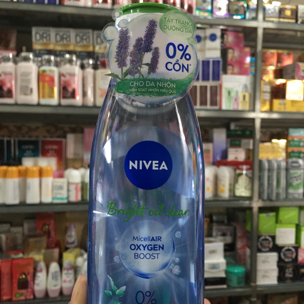 Nước tẩy trang Nivea White Oil Clear sáng da giúp sạch nhờn 200ml