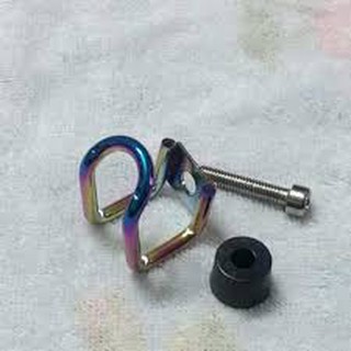 Móc treo đồ titan kèm ốc