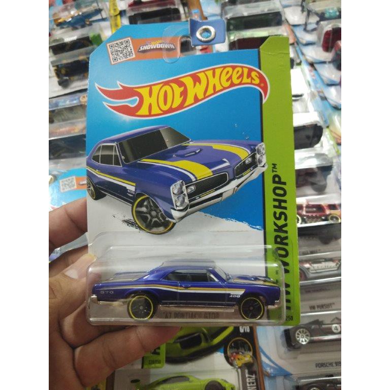 Xe Mô Hình Chính Hãng HotWheels - 67 Pontiac GT0