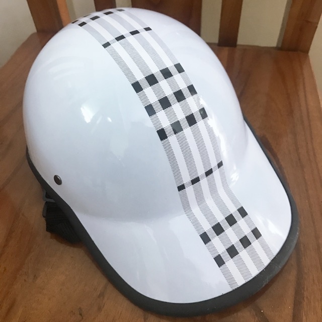 Mũ bảo hiểm lưỡi trai thời trang siêu nhẹ